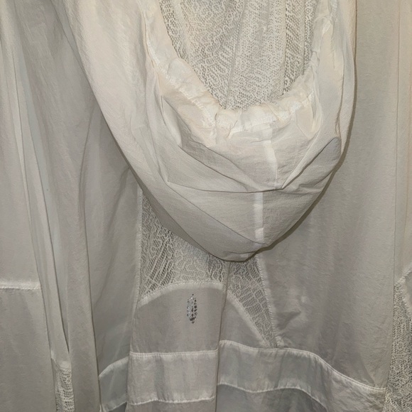 Free People Movement - Picture 6 of 6